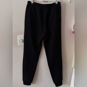 UNIQLO BLACK JOGGERS SWEATPANTS 👖